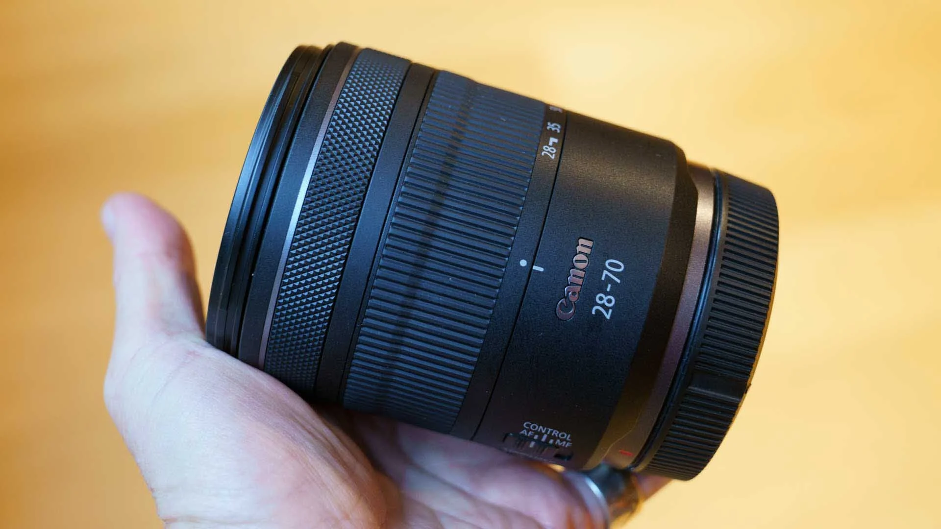 Canon RF 28-70mm F2.8 IS STM Hands-on Review - SheClicks