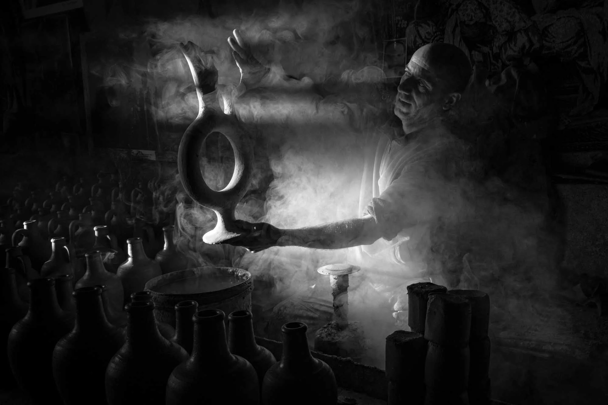  Linda Wride, UK: Pottery is an age old tradition in the village of Avanos, in the Cappadocia region of Turkey. Gokhan carries on the tradition, using clay from the nearby Red River to make pots for everyday use.   Nikon Z 7_2, 24-120mm lens, f4.0, 1/400s, ISO 1,000 