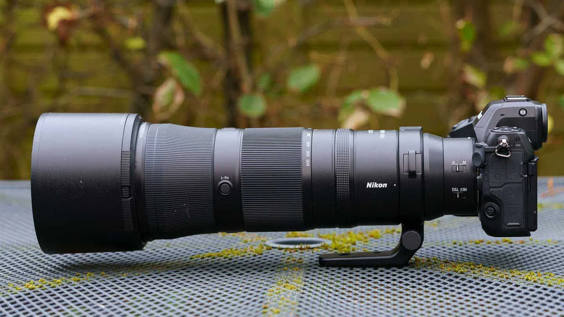  The Nikon Nikkor Z 180-600mm F/5.6-6.3 VR is a telephoto zoom lens with a focal length range of 180-600mm and a variable maximum aperture of F/5.6 (at the 180mm end) to F/6.3 (at the 600mm end). It’s designed for use on Nikon’s full-frame mirrorless cameras. 